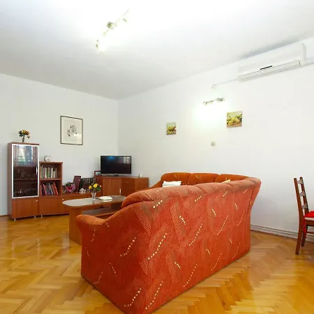 1122 * Ližnjan