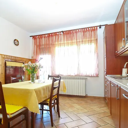 1122 * Ližnjan