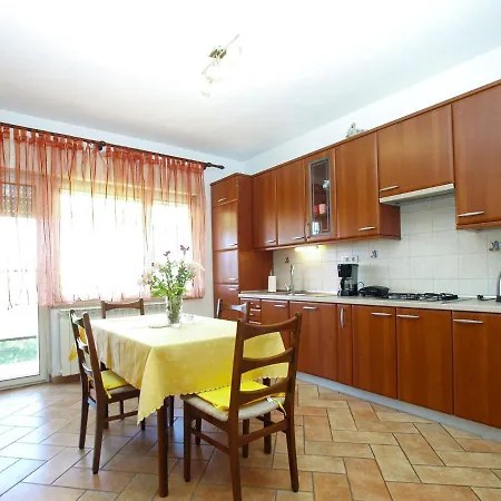 Apartment 1122 Liznjan